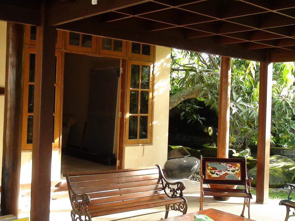 Villa Yukie Senggigi Montongbuwoh 部屋 写真