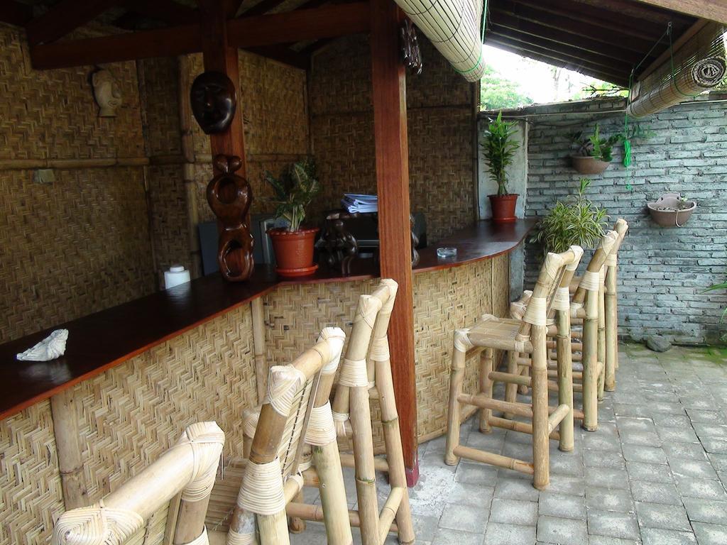 Villa Yukie Senggigi Montongbuwoh エクステリア 写真