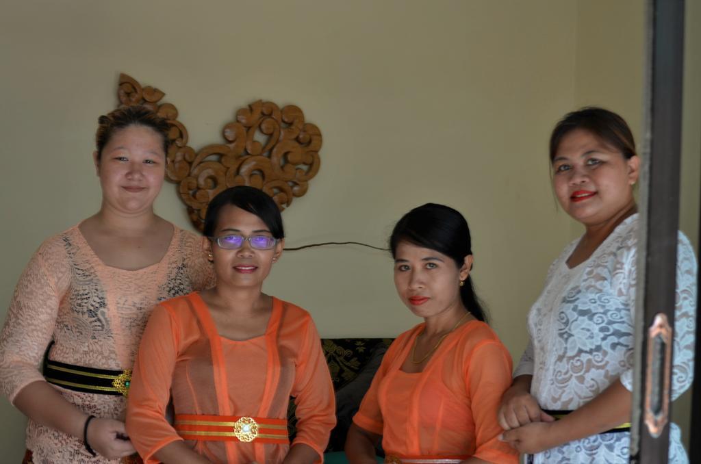 Villa Yukie Senggigi Montongbuwoh エクステリア 写真