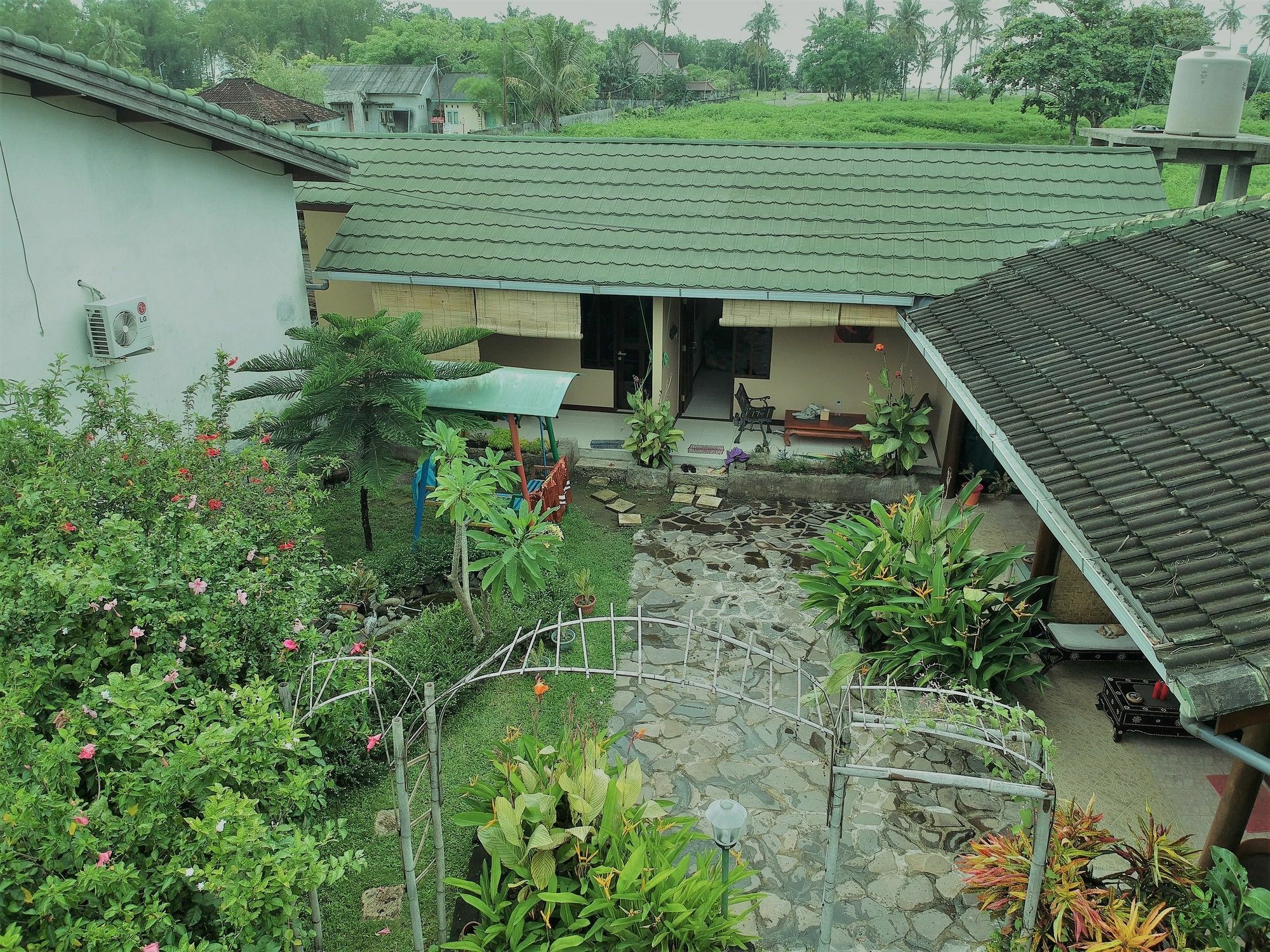 Villa Yukie Senggigi Montongbuwoh エクステリア 写真
