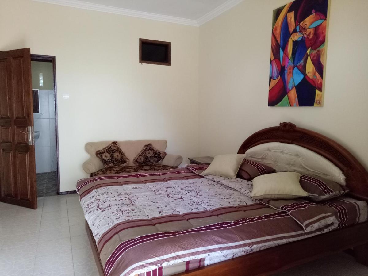 Villa Yukie Senggigi Montongbuwoh エクステリア 写真